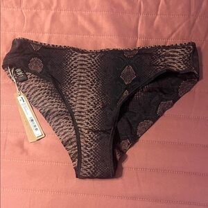 SKIMS Espresso Snake Print Cheeky Brief Size Large NWT